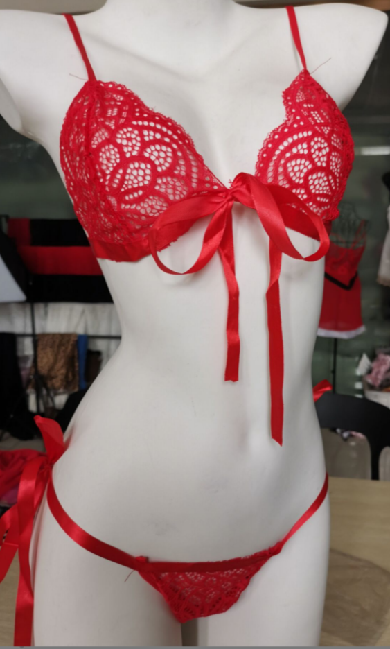 Split Cut Ruffled Sexy Lace Strap Three-Point Sexy Lingerie