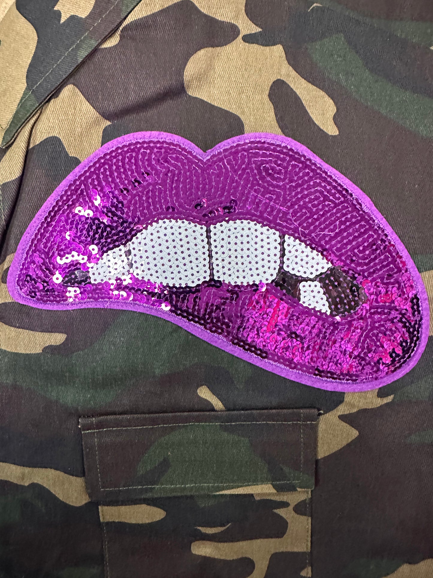 Camouflage Sequin Lips Split Sleeve Jacket